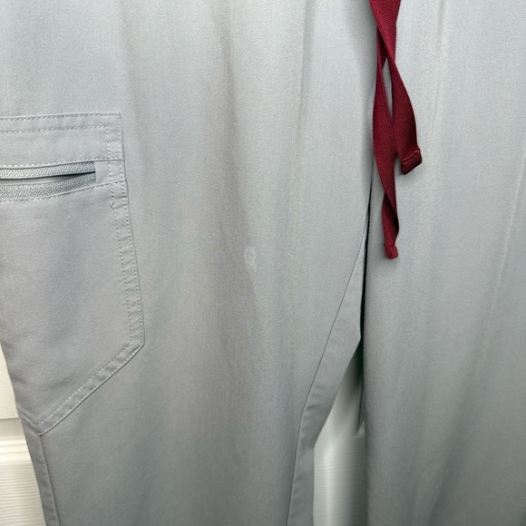 Figs Tansen Jogger Scrub Pants Gray with Red Drawstring Size Medium Tall GUC - Picture 2 of 6